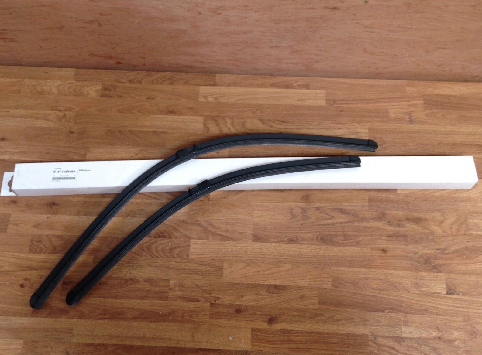 GENUINE BMW F40 F44 1 2 Series Front Windscreen Wiper Set 61619466593