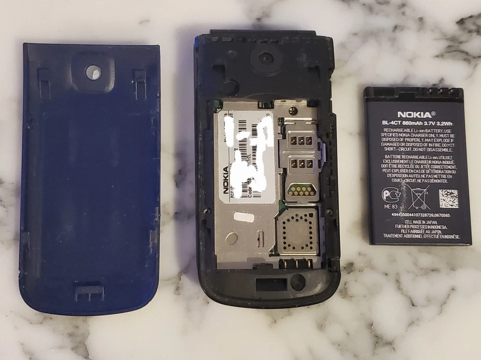 Teléfono Celular Nokia 2720 Plegable Azul 1.8" Pantalla TFT 1.3MP Cámara Desbloqueado Abatible Foto 3 de 4