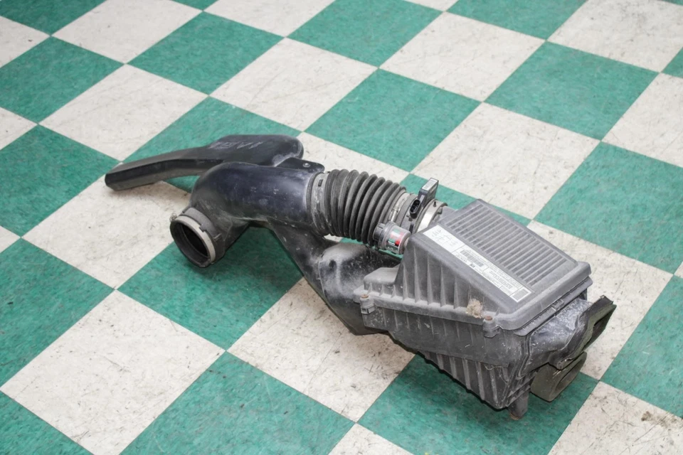 00-06 Yukon XL 5.3L OEM Air Intake Filter Housing Cleaner Box High Capacity WTY Foto 2 de 4