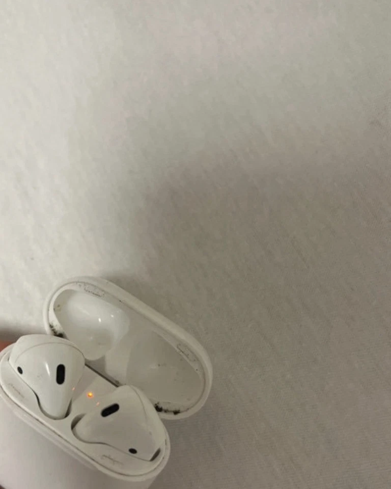 Apple AirPods 1. Generation mit Ladecase - Weiß - Bild 4 von 4