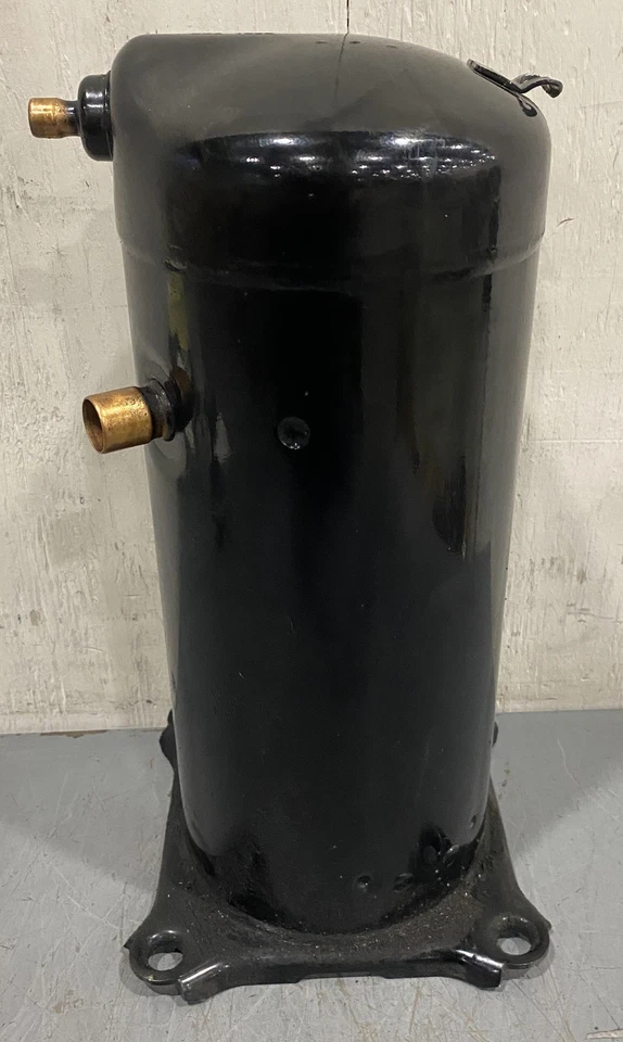 Compresor hermético de desplazamiento Copeland ZP61KCE-TFD-830 61,5 K-76 K BTU 460 V 3 PH Foto 3 de 4