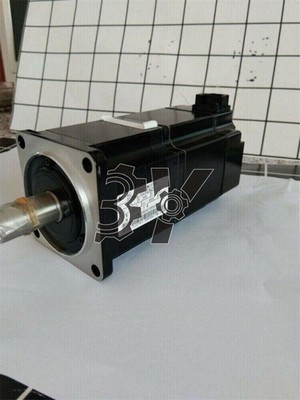 One New Yaskawa servo motor SGMAS-02A2A2C