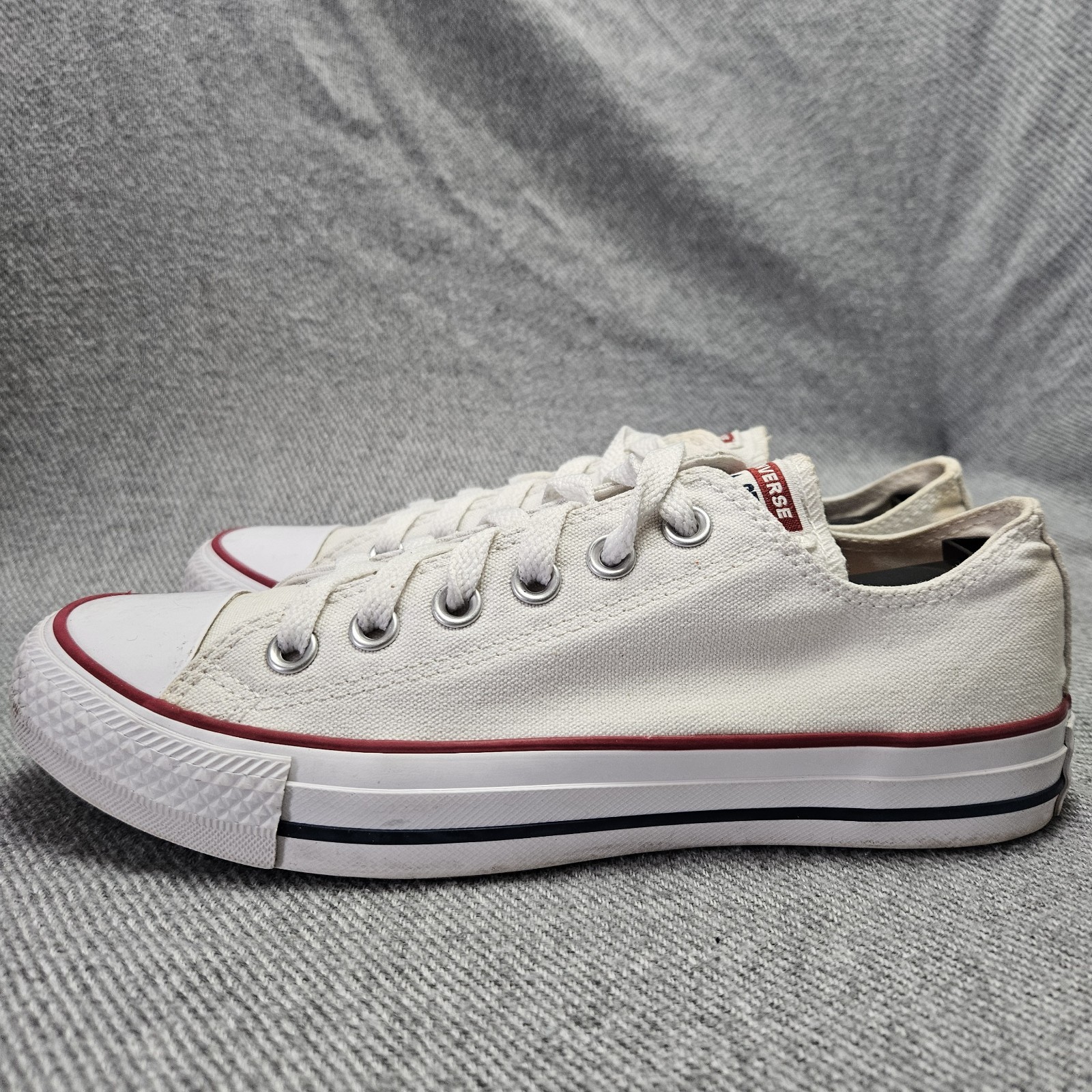 Converse Chuck Taylor All Star White Sneakers Women’s Size 7 Low Top Lace Up thumbnail 2