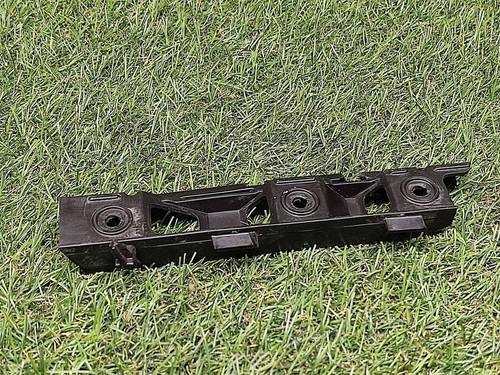 Volkswagen PASSAT B6 2007 Rechts Halterung Stoßstange Stoßfänger vorne