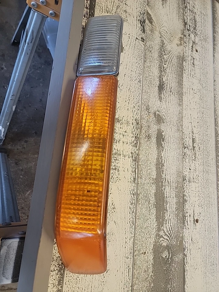 1998-2005 Chevrolet Blazer S10/Jimmy S15 LH парковка лампа поворотник 16524259 - Изображение 2 из 4