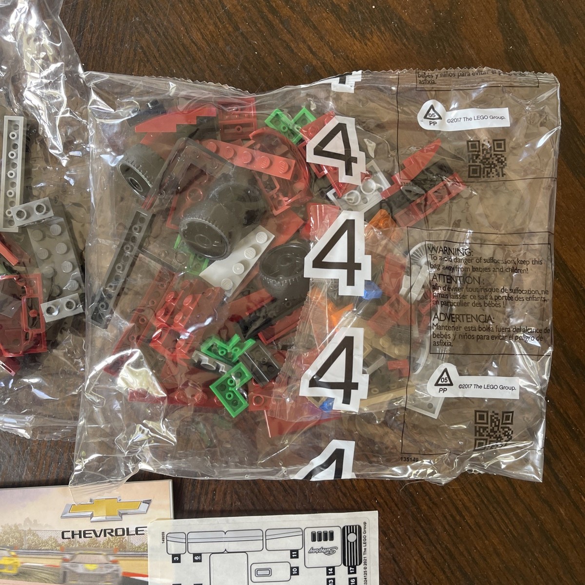 レコルト LEGO SPEED CHAMPIONS: Chevrolet Corvette C8.R Race Car and 1969