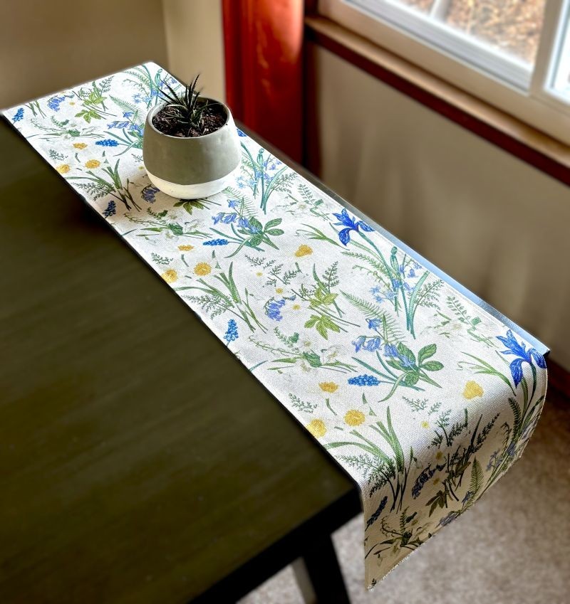 Daffodil Iris Hyacinth Spring Flowers Fern Foliage Garden 72" Table Runner New