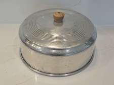 Tapa de pastel de aluminio vintage de mediados de siglo cubierta de cúpula perilla de madera aluminio 10"