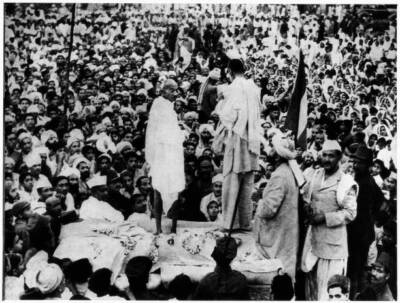 Mahatma Gandhi speaking crowd makeshift stage druing rally Peshawa- Old Photo
