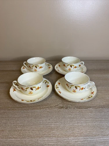 Set of 4 Vintage Hall Jewel Tea Autumn Leaf Cups & Saucers Mary Dunbar
