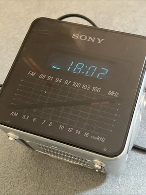 Vintage Sony Digital Clock Radio ICF-C10W 1984 Digicube Kult