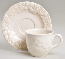 Metlox - Poppytrail - Vernon Antique Grape White Cup & Saucer 352214