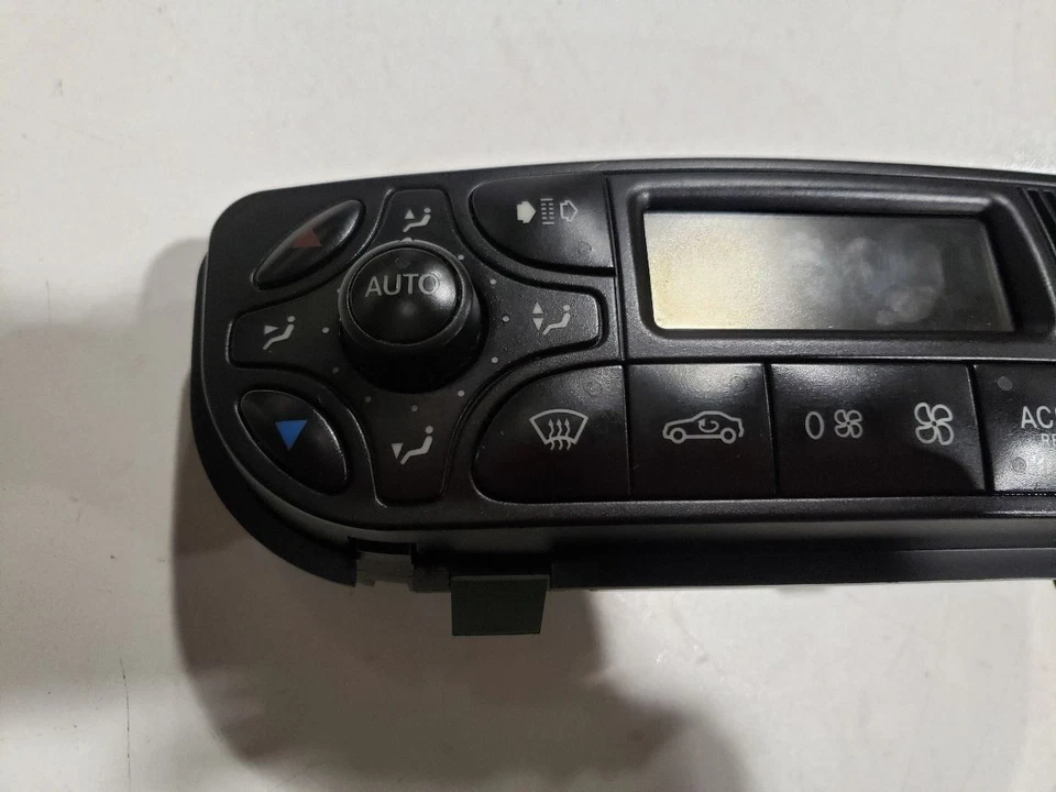Control de temperatura climático - Mercedes CLK500 W209 M113 2003 automático - 03-05 OEM Foto 2 de 4