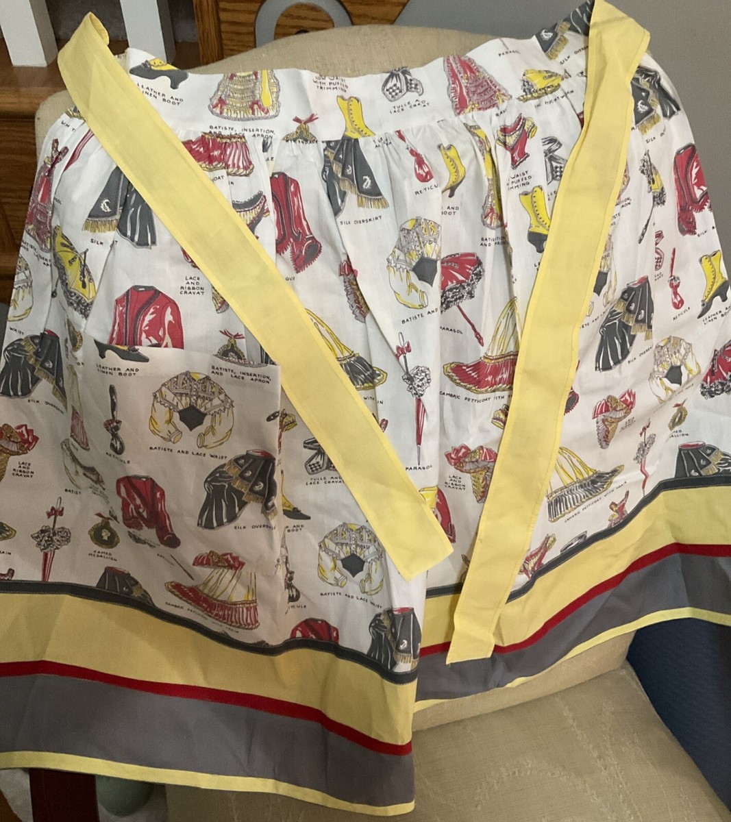 2 Vintage Aprons 1940s-1960s, Excellent Condition, One Is