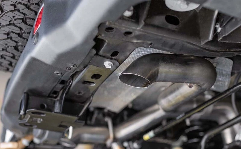 Escape trasero Magnaflow Cat para Nissan Titan 2007-2015 5,6 L V8 Foto 4 de 4