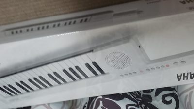 Yamaha SHS-300 SonoGenic Mini Keytar White 37 Keys 12 Voices