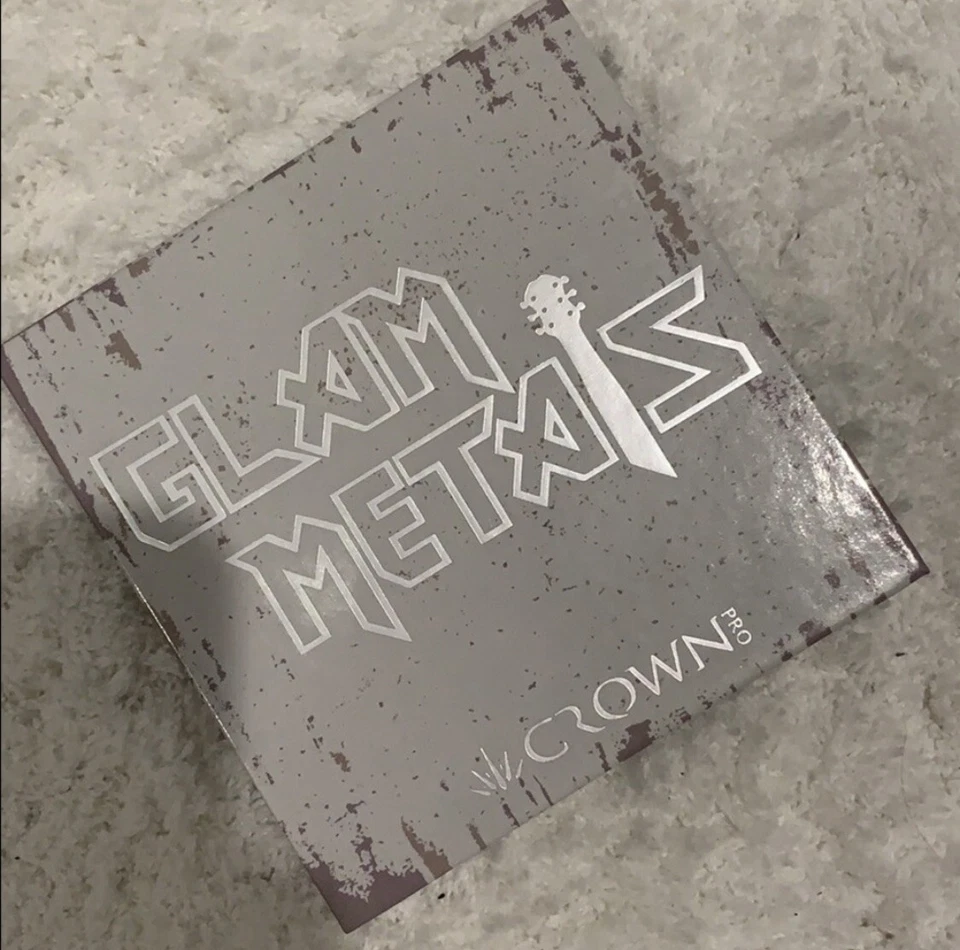 Crown PRO Glam Metals Eyeshadow Palette Limited Edition - Image 3 of 4
