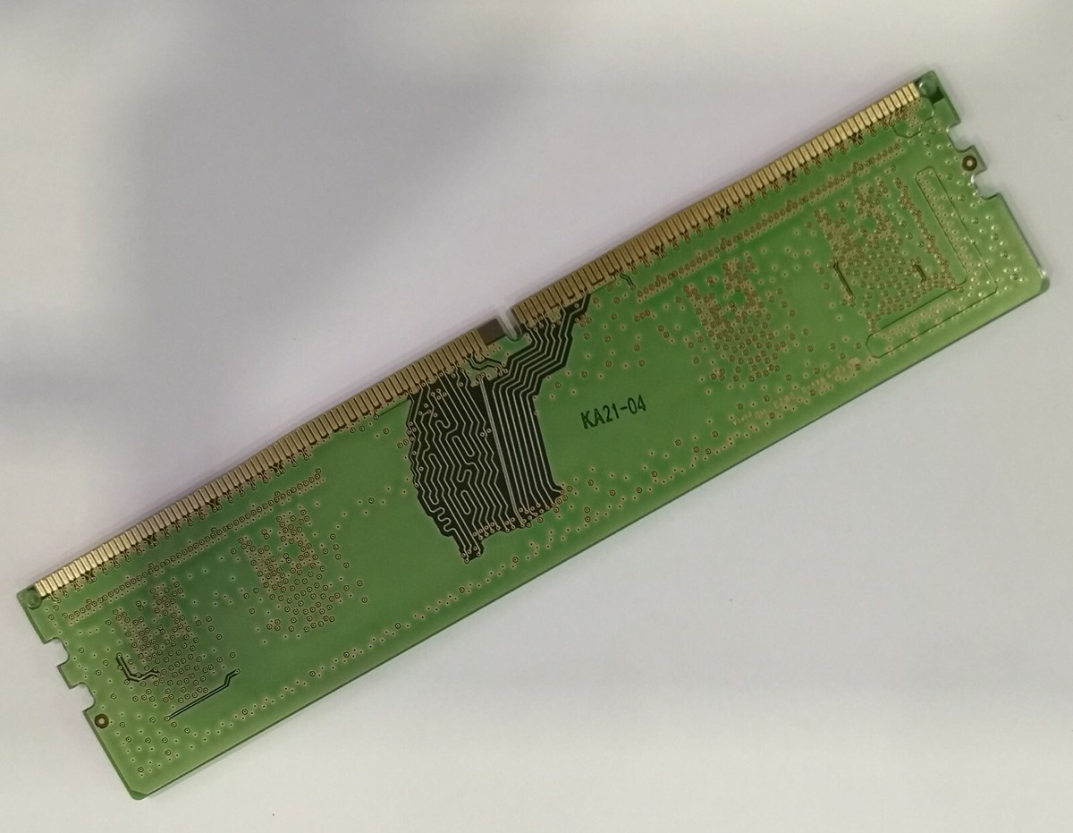 SAMSUNG 8GB DDR4 3200 Desktop DIMM RAM 1Rx16 PC4-25600 SAMSUNG 8GB DDR4 3200 Desktop DIMM RAM 1Rx16 PC4-25600