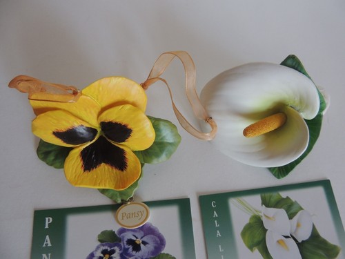 Danbury Mint Delicate Flower Series Collection Set 12 Adornos con Caja Folleto - Imagen 8 de 16