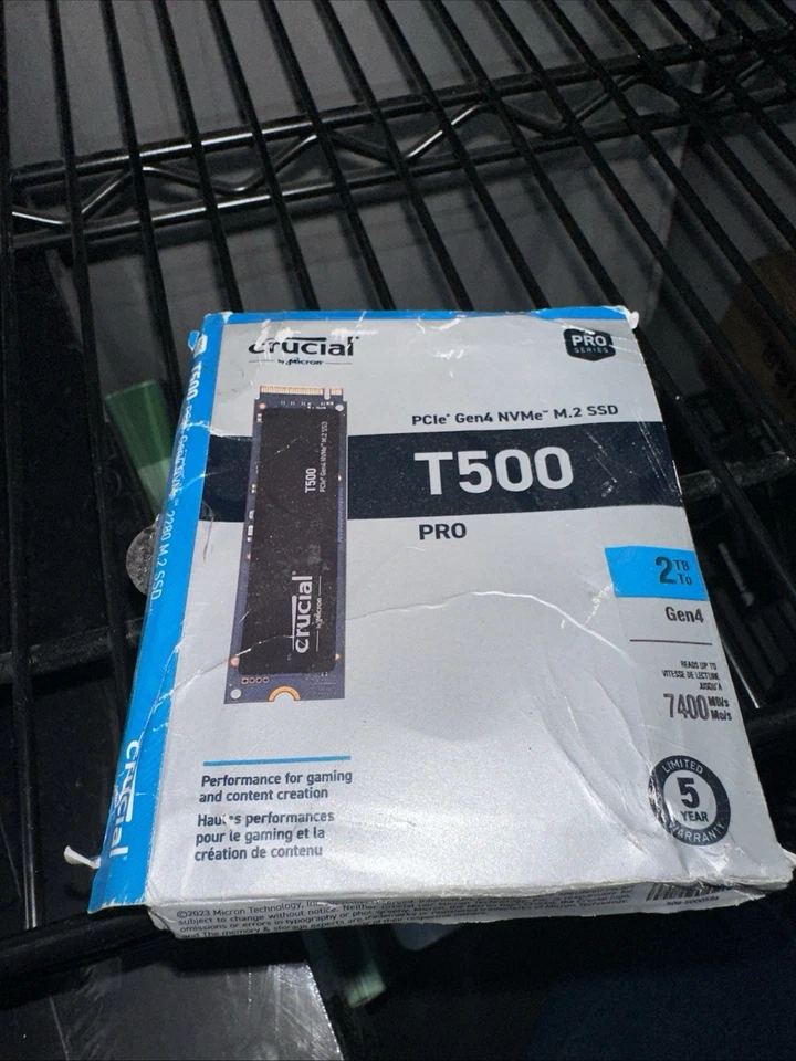 Unidad interna de estado sólido Crucial T500 Pro Series 2 TB PCIe 4,0 Gen 4 Foto 3 de 3
