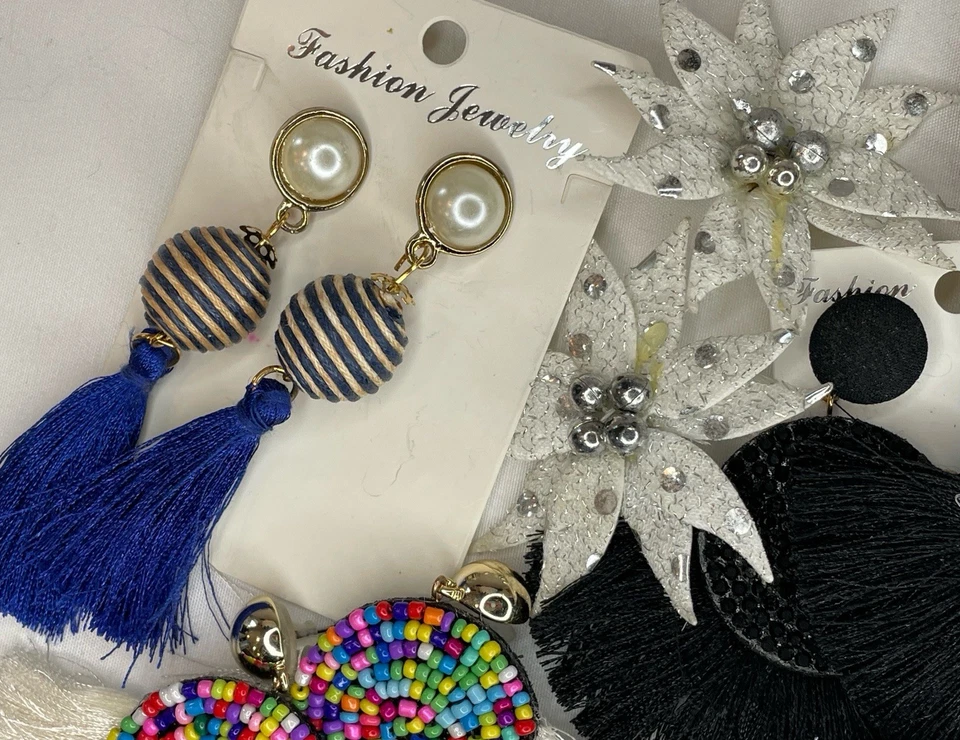 Mixed Lot 27 Pairs Of Fashion Jewelry Pierced Earrings - Image 3 of 4