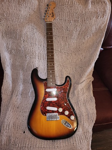 FENDER SQUIRE STRAT - Picture 2 of 9