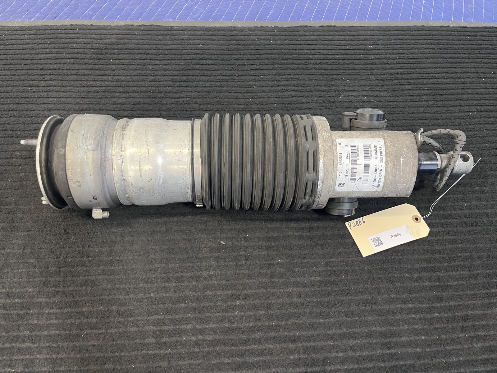 Rolls-Royce Ghost 2010-2014 Front Left Air suspension strut P/N 37106862551