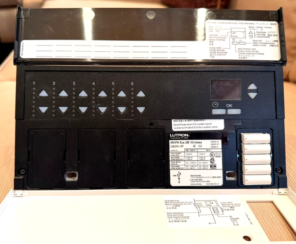Controlador de iluminación inalámbrico de 6 zonas Lutron Graphics Eye QS - QSGRJ-6P-TWH Foto 3 de 4