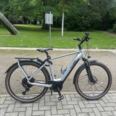 Cube Touring Pro E-Trekking Bike 28 Zoll RH 58 Grau Scheibenbremse