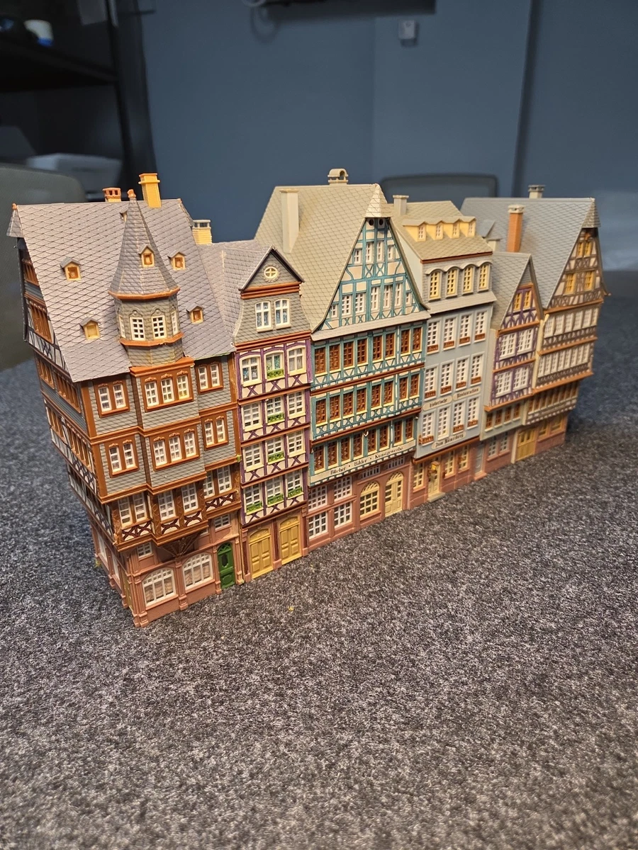 FALLER Plastic HO with Vintage Model Railroad Buildings, Tunnels
