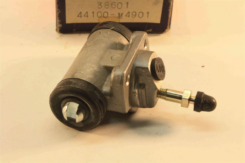 Cilindro de freno trasero para DATSUN NISSAN 44100-M4901 se adapta a F10 310 Sentra Stanza Foto 2 de 4