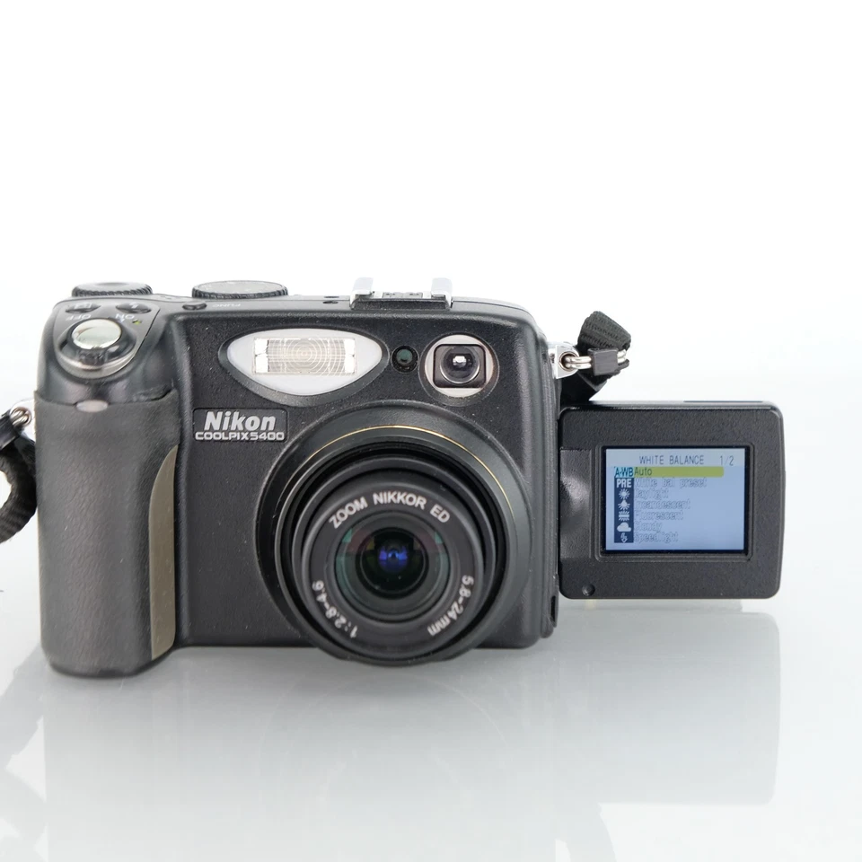 Nikon Coolpix 5400 Digital Compact Camera 5MP Flip Screen Black CCD Sensor Digic - Image 4 of 4