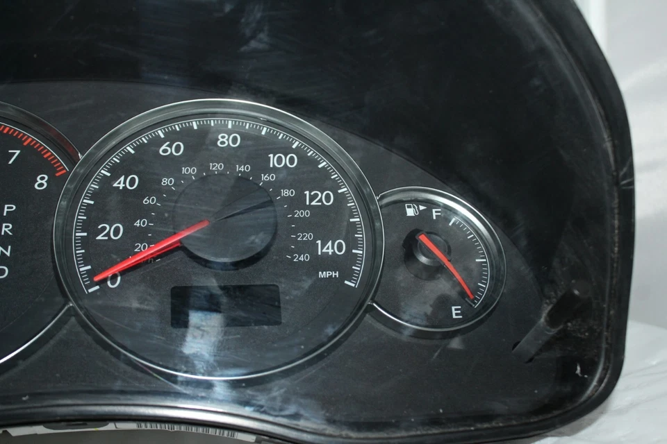 Cuadro de instrumentos velocímetro indicadores de panel de instrumentos Subaru Legacy 2009 18.702 millas Foto 3 de 4