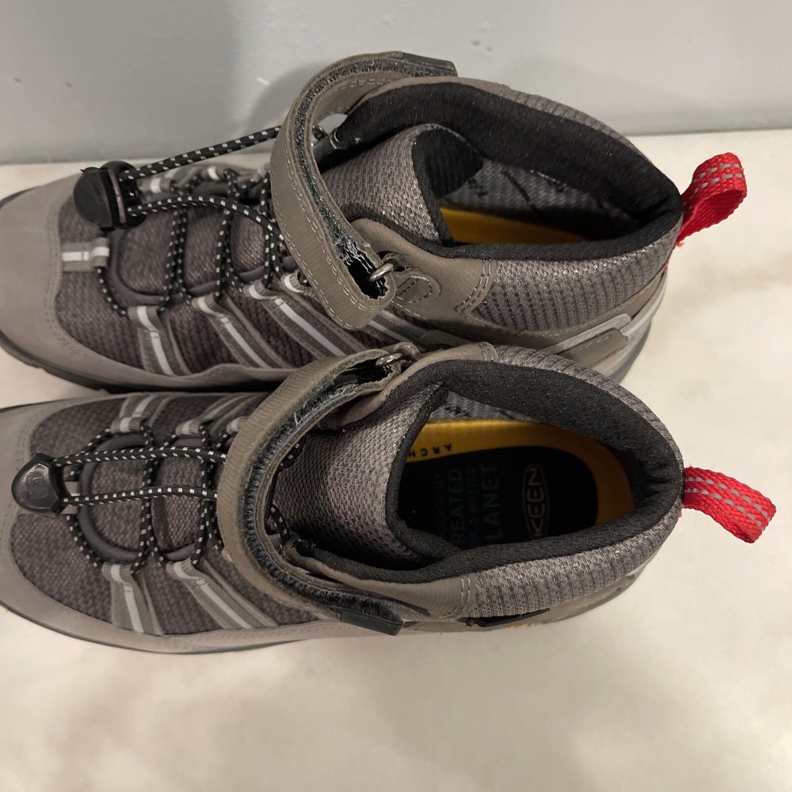 Sneakers alte Keen HikePort 2 grigie nuove senza scatola taglia 5 stile: 1022782