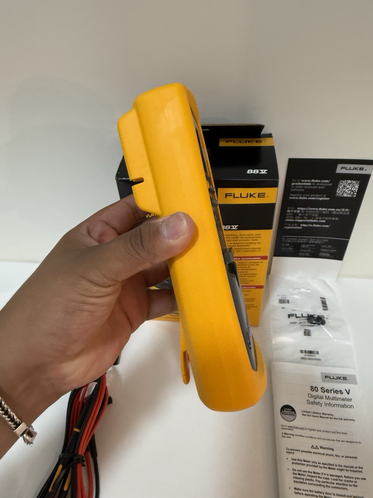 FLUKE 88V AUTOMOTIVE MULTIMETER (NEW FACTORY SEALED) CALIBRATED 2024 -SHIPS FAST