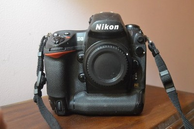 Nikon D3 12MP DSLR Comes with Nikkor 35-70mm f/2.8D AF Lens, Charger, Battery