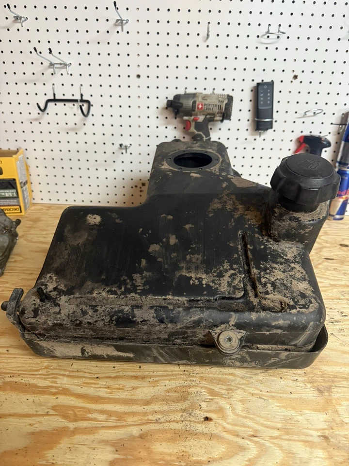 Kawasaki Prairie 700 2004 tanque de combustible de gasolina con tapa Foto 2 de 4