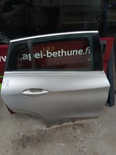 Porte arrière et accessoires Infiniti Q30