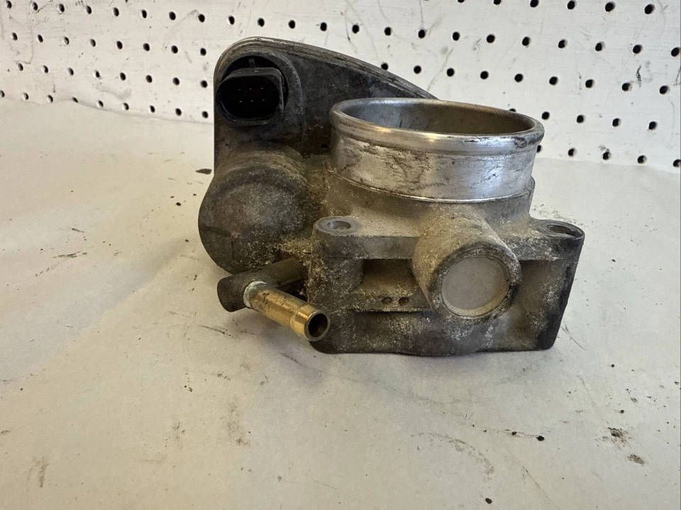 2005 Mini Cooper S R53 1.6L Throttle Body 1354150335803 - Image 3 of 4