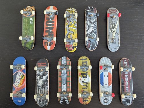 Planche roulettes de Doigt 24pcs Mini-Jouets Doigt Deck Truck Finger Board Skate Park Boy