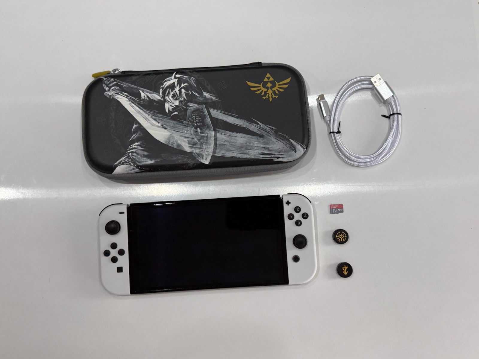 Nintendo Switch OLED Model HEG-001 Handheld Console & Joycons 64GB White