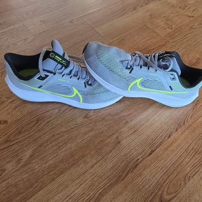  Nike Air Zoom Pegasus 40 Wolf Grey Volt White DV3853-004 Men Size 9.5 Brand New