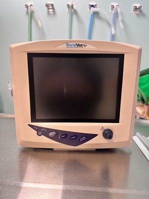 Surgivet Anesthesia and Monitoring Equipment SN# AM06120055