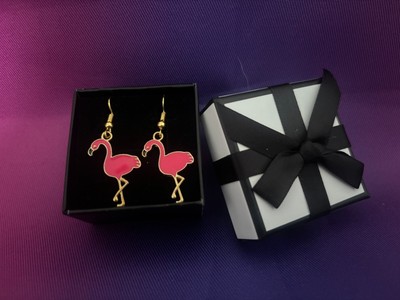 Handgefertigte rosa Flamingo Ohrringe | Made in Cornwall perfektes Geschenk für Geburtstage