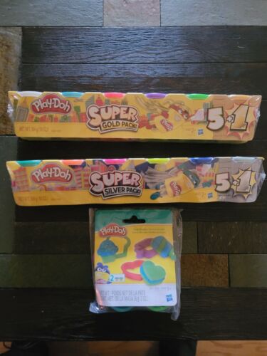  Play-Doh Bundle.  12 cans -3oz.each Can. 3 molds 2 mini cans - Afbeelding 1 van 12