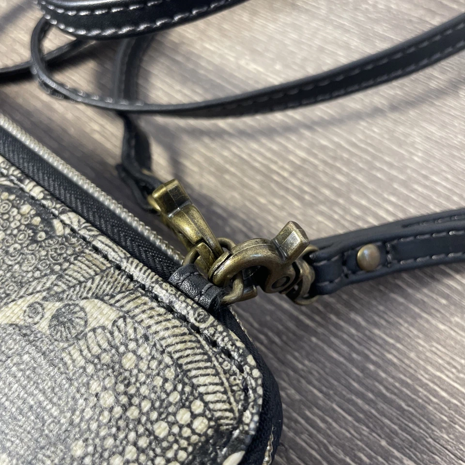 The SAK Sakroots Large Smartphone Crossbody Wallet Spirit Desert Black Off White - Image 4 of 4