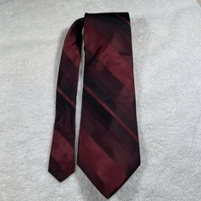 Bugatti Tie, Red and Black, 100% Silk And Made In USA. 57”x4”