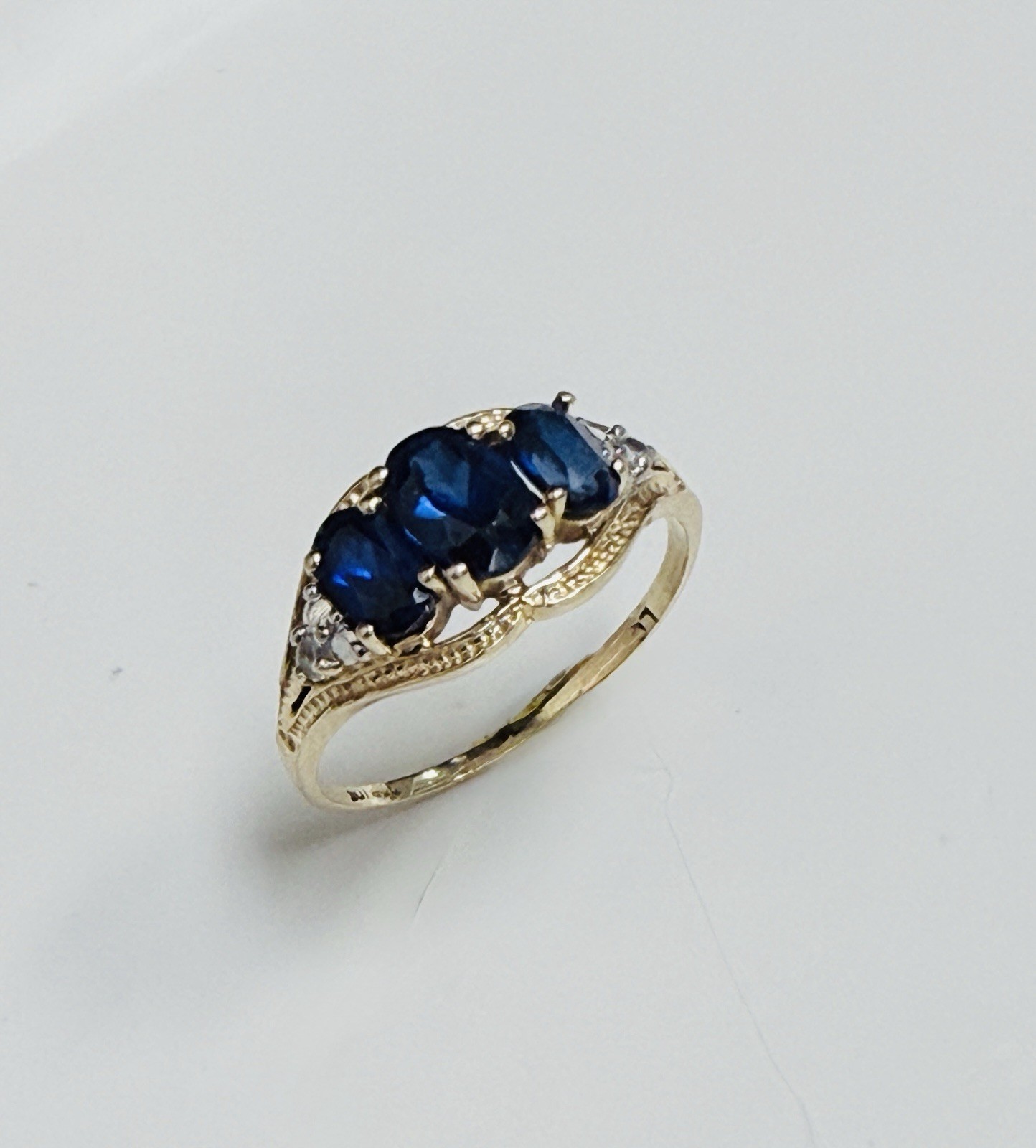 10k Solid Yellow Gold Oval Cut Simulated Sapphire… - image 3