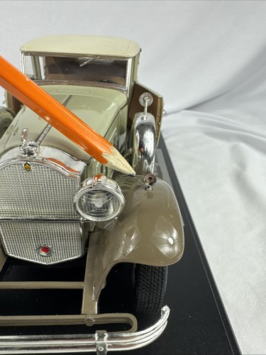 Signature Models 1:18 1930 Packard Brewster #18103 - Picture 11 of 19