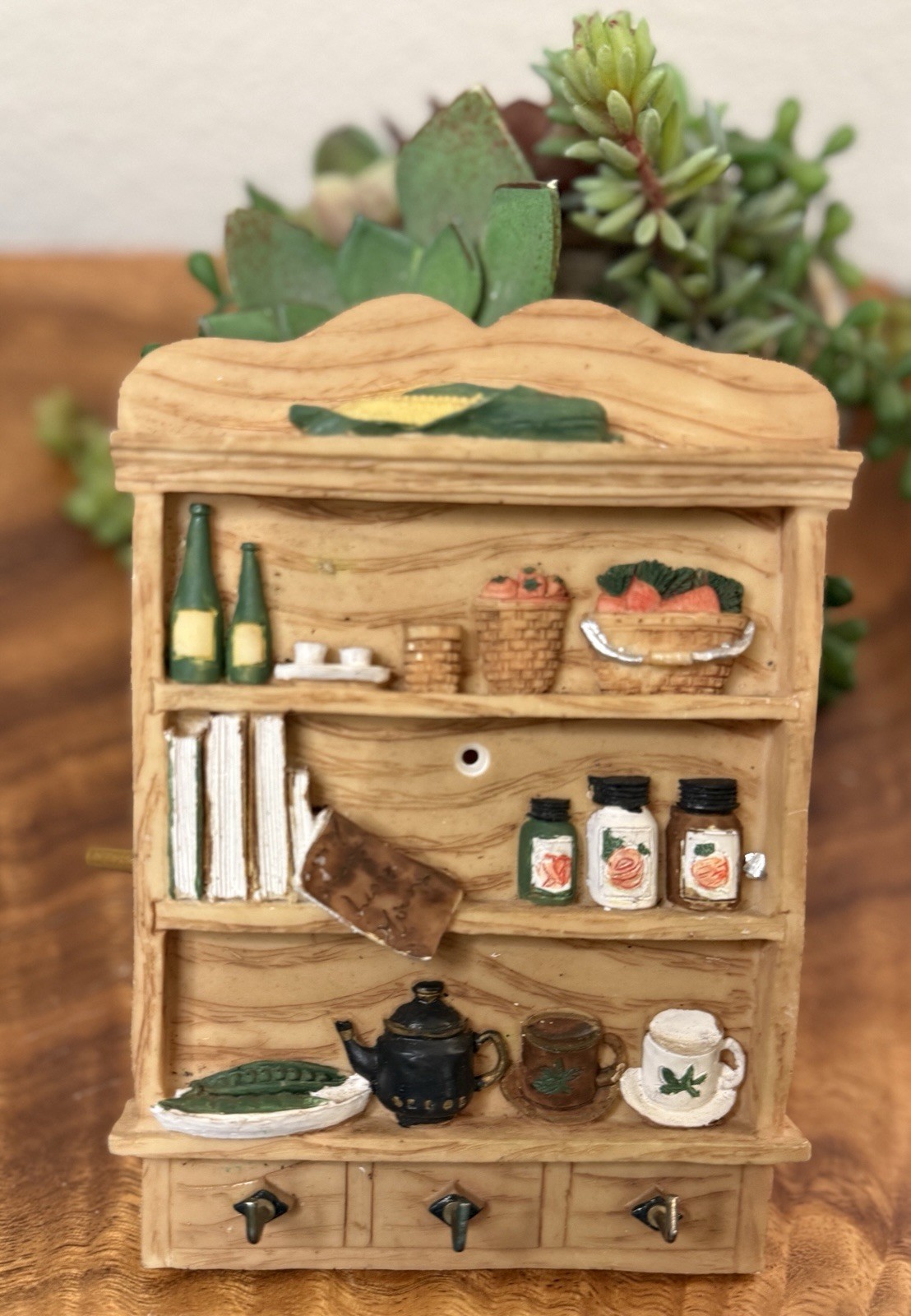 Vintage Resin Kitchen Hutch Wall Plaque – Miniature Country Shelf 4.5” × 6.5” 